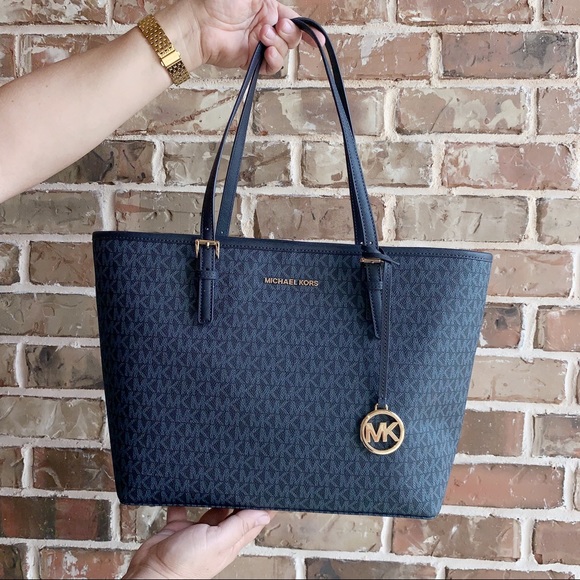 Michael Kors Accessories - OFFERS? NEW Michael Kors MD Carryall ToteBag